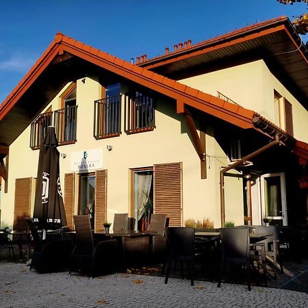Gosciniec Pod Lilijka Otel Podzamcze  Dış mekan fotoğraf